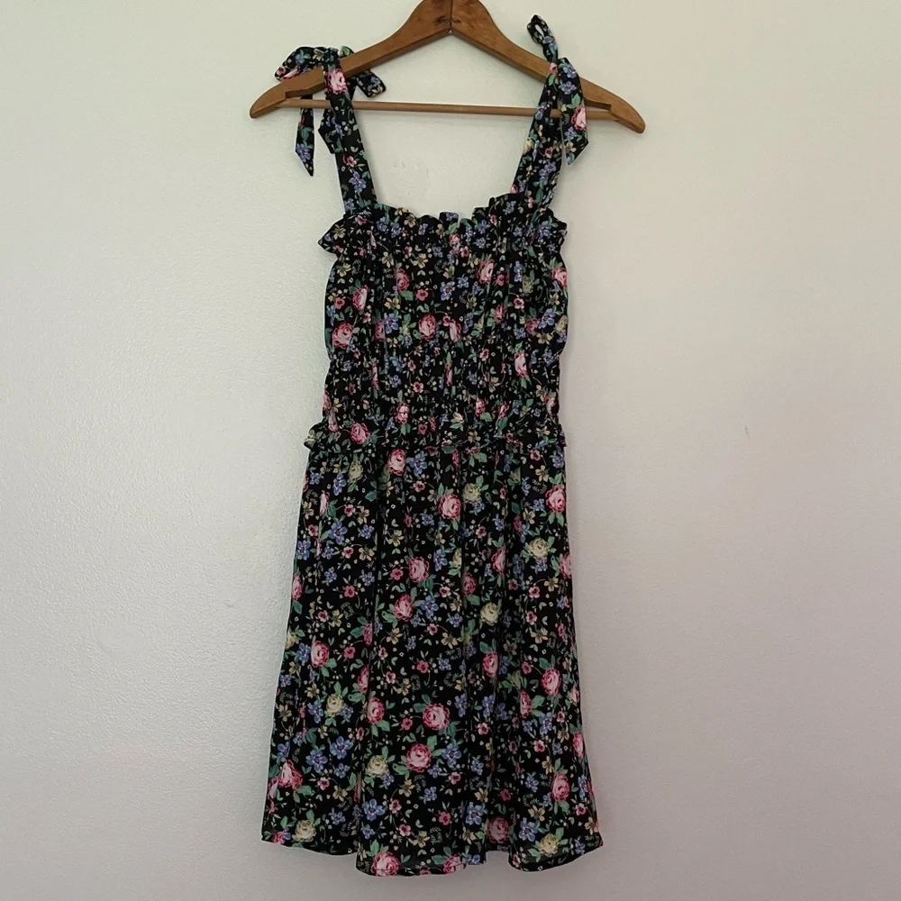 GB Gianni Bini Black & Floral Smocked Mini Dress
